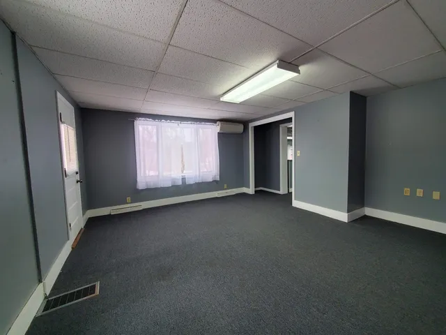 $1,000 | 309 Portland Street, Unit 102, St. Johnsbury, VT 05819