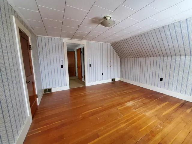 $1,000 | 309 Portland Street, Unit 102, St. Johnsbury, VT 05819