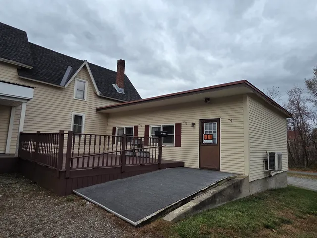 $1,000 | 309 Portland Street, Unit 102, St. Johnsbury, VT 05819