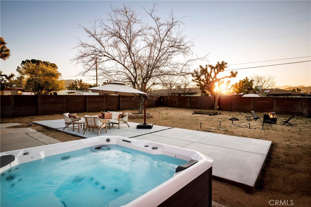 7566 Shawnee Trail Yucca Valley, CA 92284 - Photo 23 of 28 a view of outdoor space with seating area