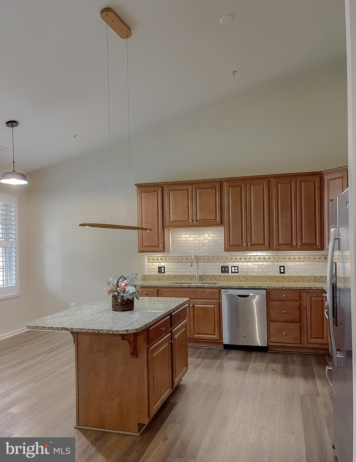 44140 Outrigger Way California, MD 20619 - Photo 9 of 36 Vaulted ceilings