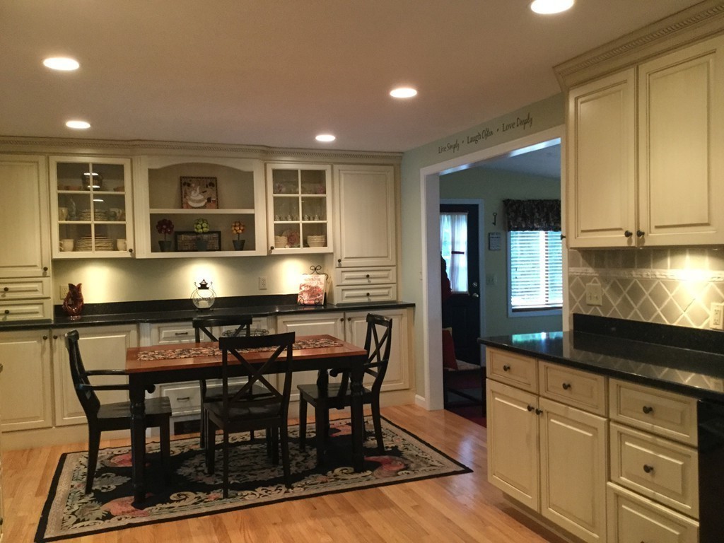 17 Spring Valley Road Worcester, MA 01609 - Photo 3 of 18 Gallery Image 3