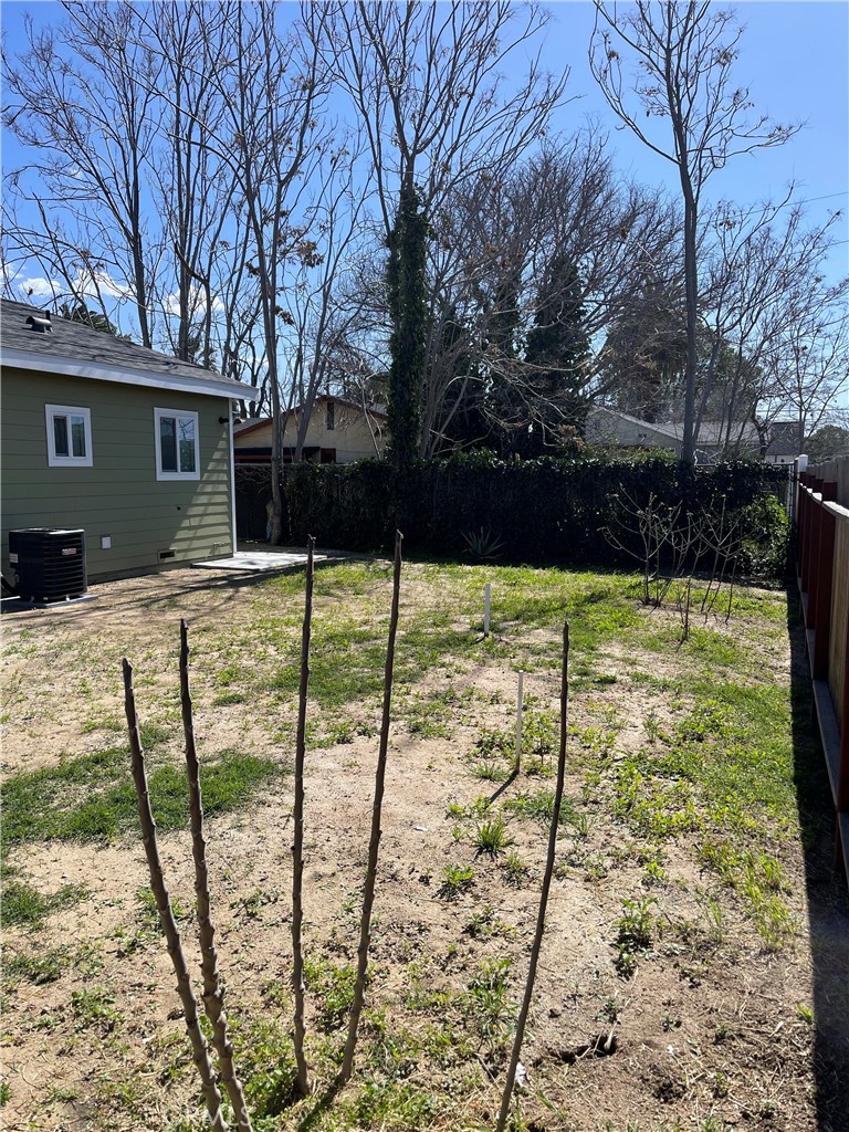 2643 Orange Street Riverside, CA 92501 - Photo 5 of 22 a view of a backyard of the house