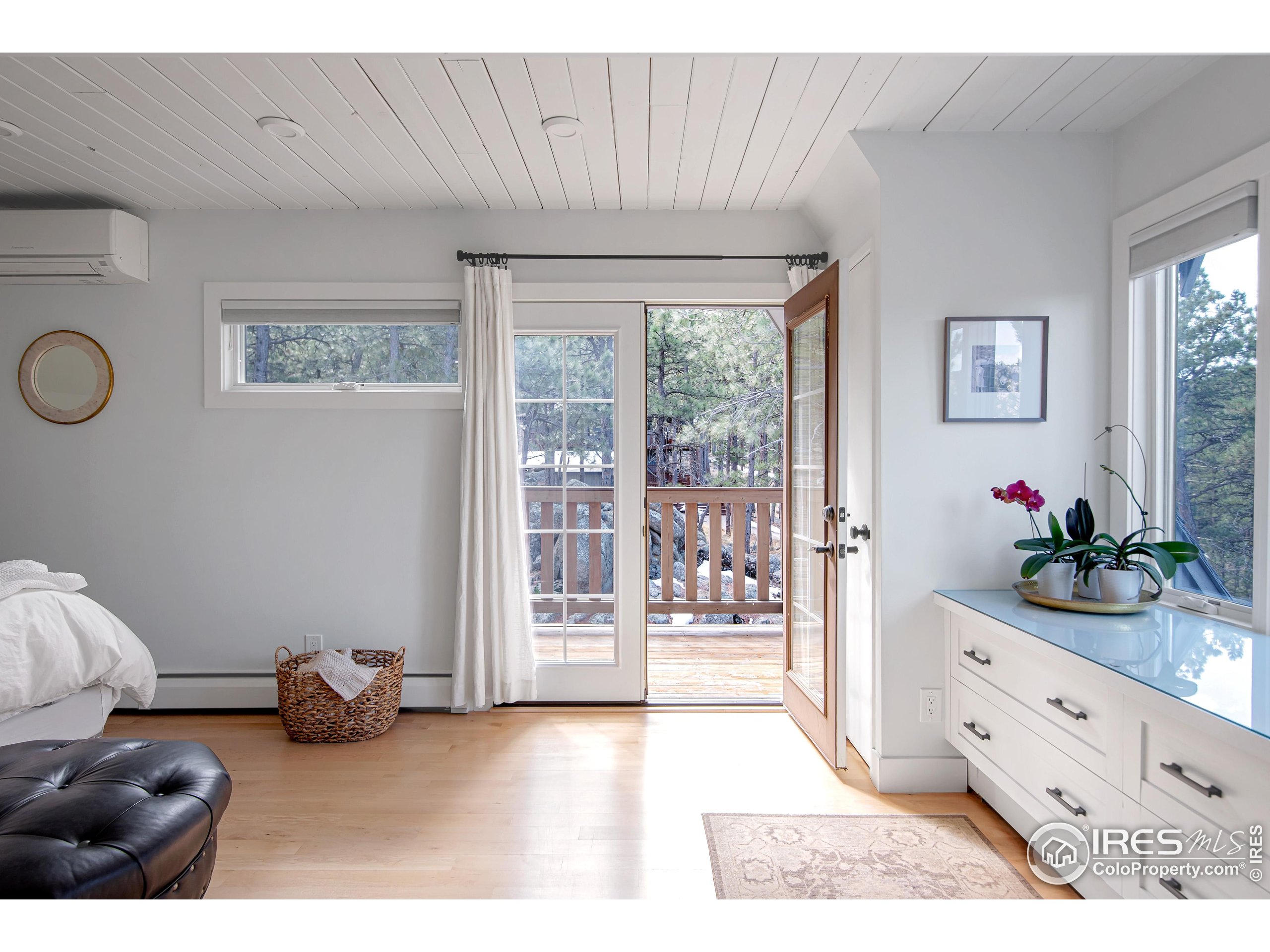 65 Bristlecone Way Boulder, CO 80304 - Photo 19 of 49 a room with furniture and window