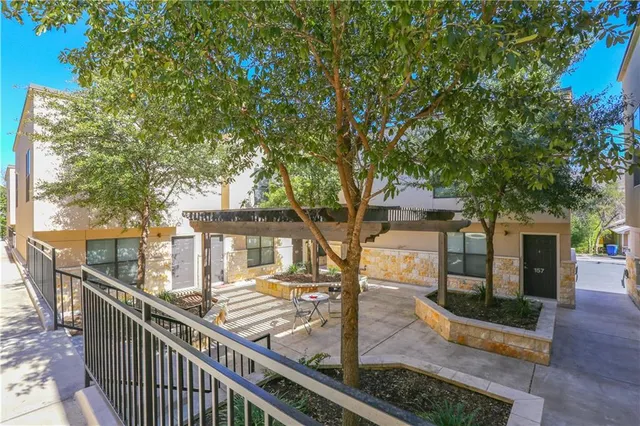 $1,595 | 711 West 32nd Street, Unit 113, Austin, TX 78705