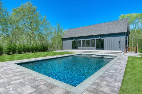 $4,650,000 | 23 Fairway Drive, East Hampton, NY 11937