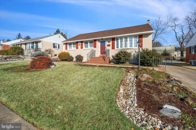 $370,000 | 2515 Woodview Drive, Wilmington, DE 19808
