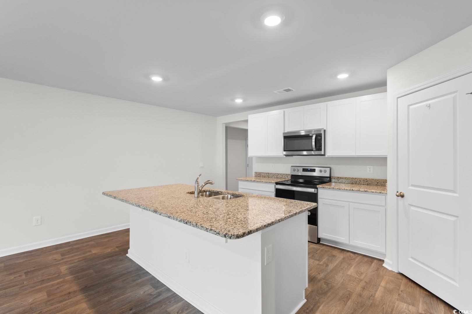 572 Woodland Farms Circle Aynor, SC 29511 - Photo 5 of 40