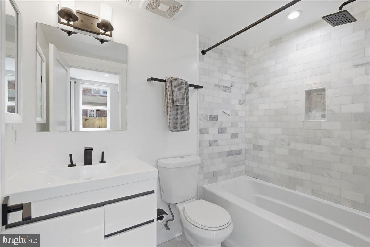 1168 Abbey Place Northeast Washington, DC 20002 - Photo 36 of 49 Unit 1 - 2 BR | 2.5 BA