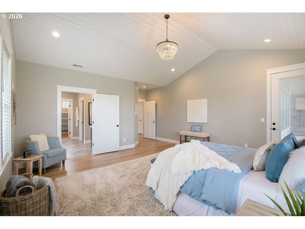 302 Waters Road Castle Rock, WA 98611 - Photo 16 of 48 Primary Bedroom