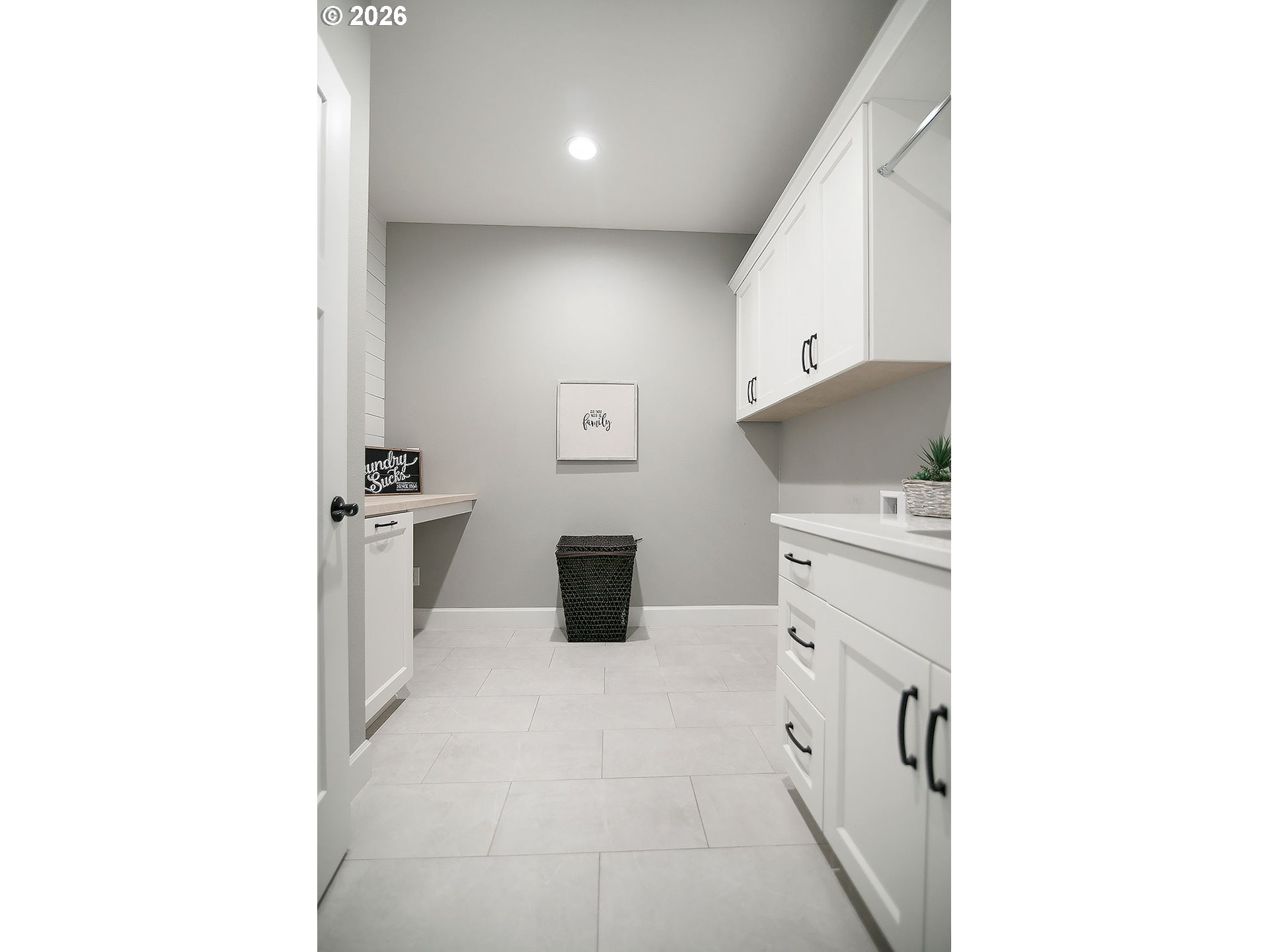 302 Waters Road Castle Rock, WA 98611 - Photo 28 of 48 Laundry