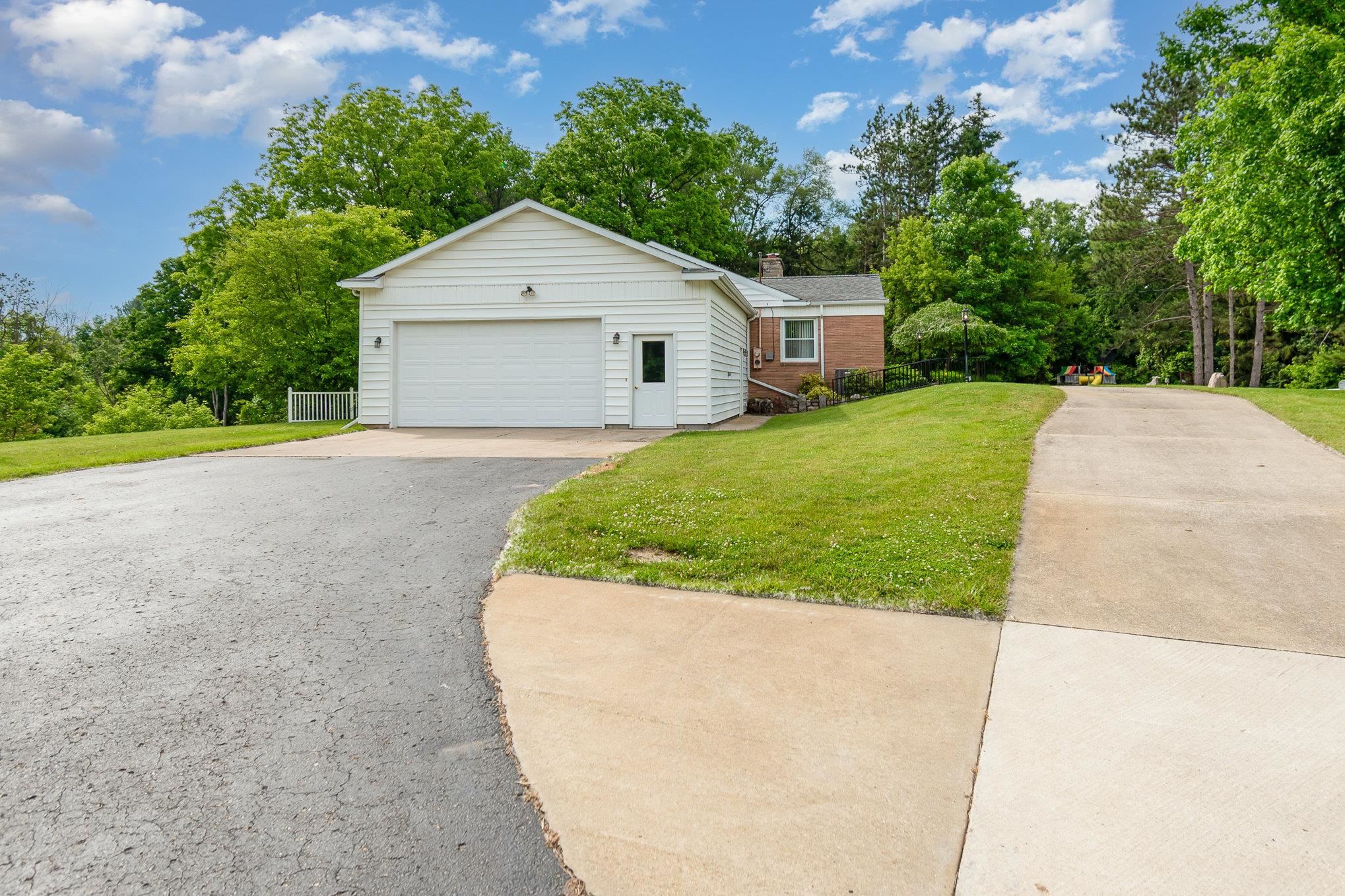 3264 South Meridian Road Mount Pleasant, MI 48858 - Photo 6 of 30 1923162-d7b107ec-08e7-49ad-82b0-7b3734da3007.JPG