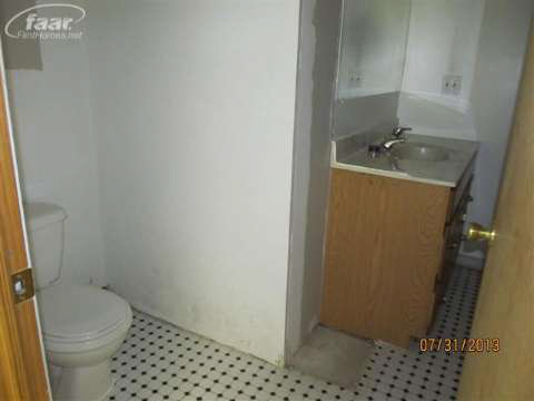 6312 Pingree Road Howell, MI 48843 - Photo 17 of 18 20365405-16.JPG