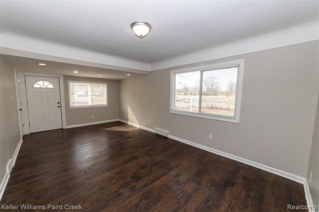 11011 Toepfer Road Warren, MI 48089 - Photo 6 of 20