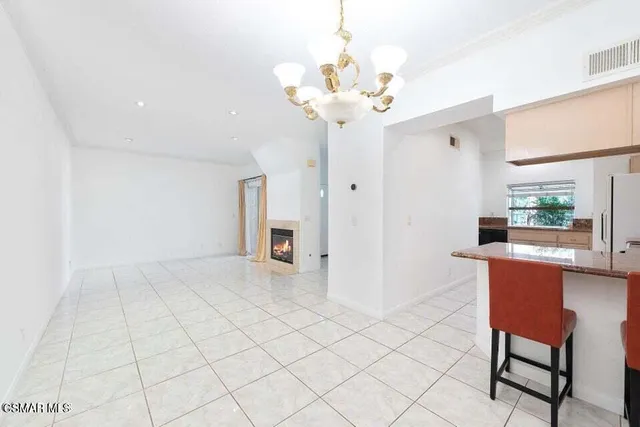 $3,295 | Undisclosed Address, Oak Park, CA 91377