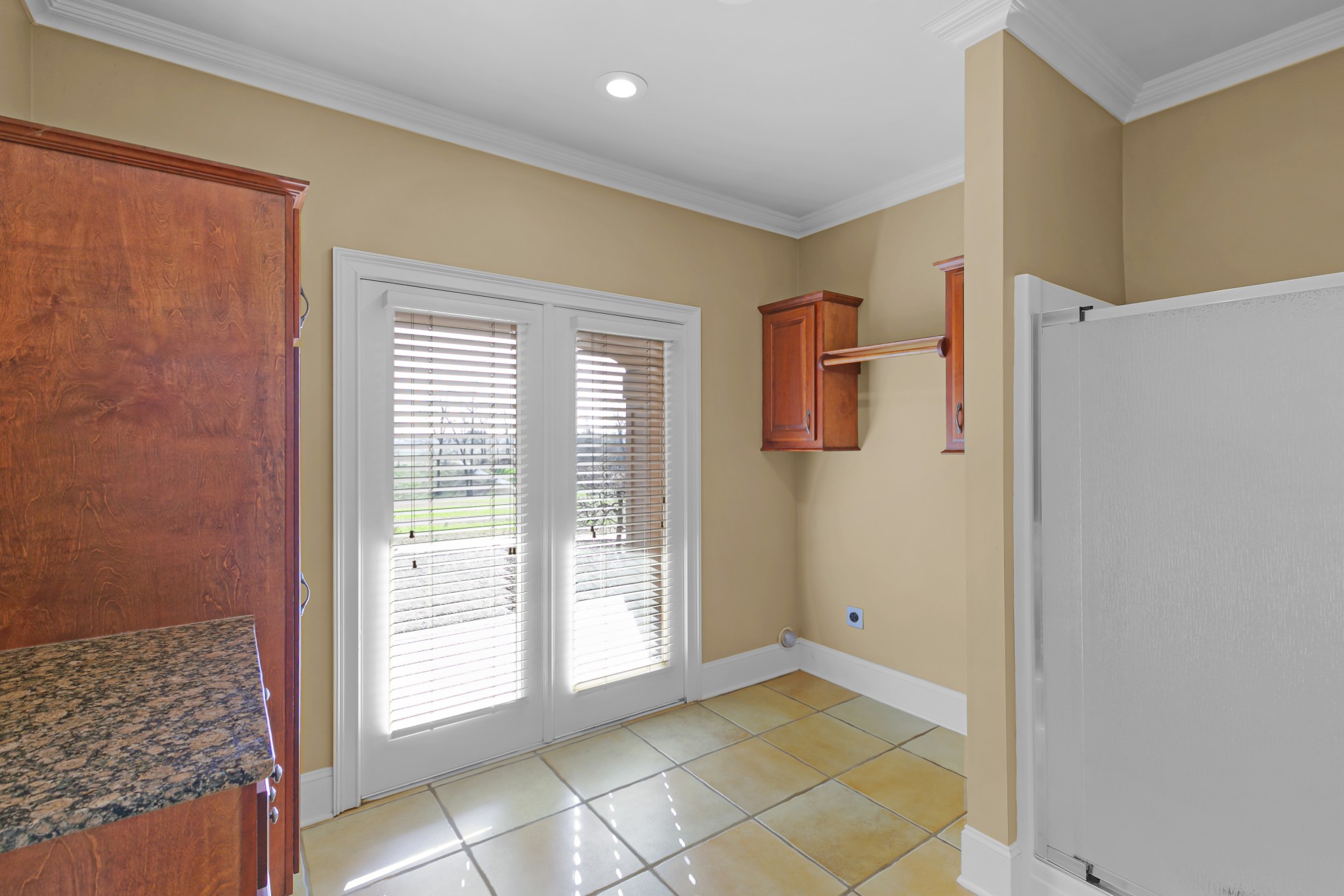 407 McLeary Road Jackson, TN 38305 - Photo 19 of 42 a view of an empty room with a fireplace