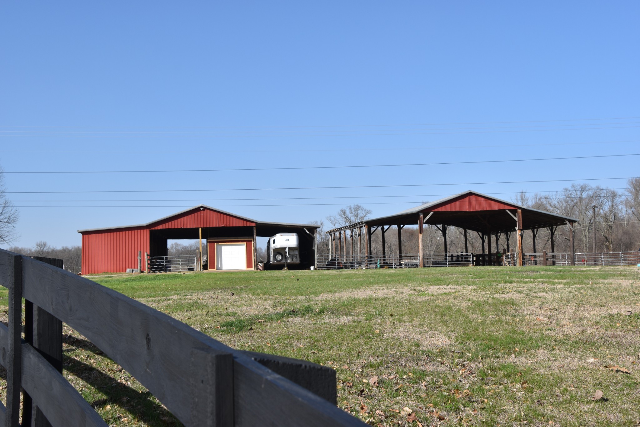 407 McLeary Road Jackson, TN 38305 - Photo 25 of 42 a front view of a house with a yard