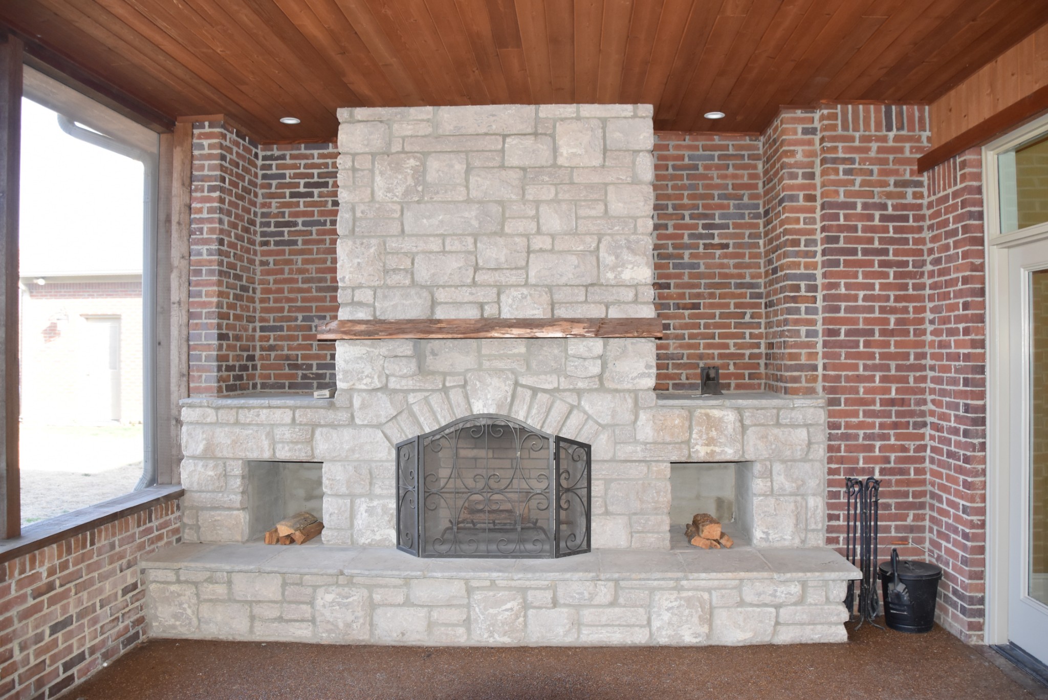 407 McLeary Road Jackson, TN 38305 - Photo 7 of 42 a room with a fireplace