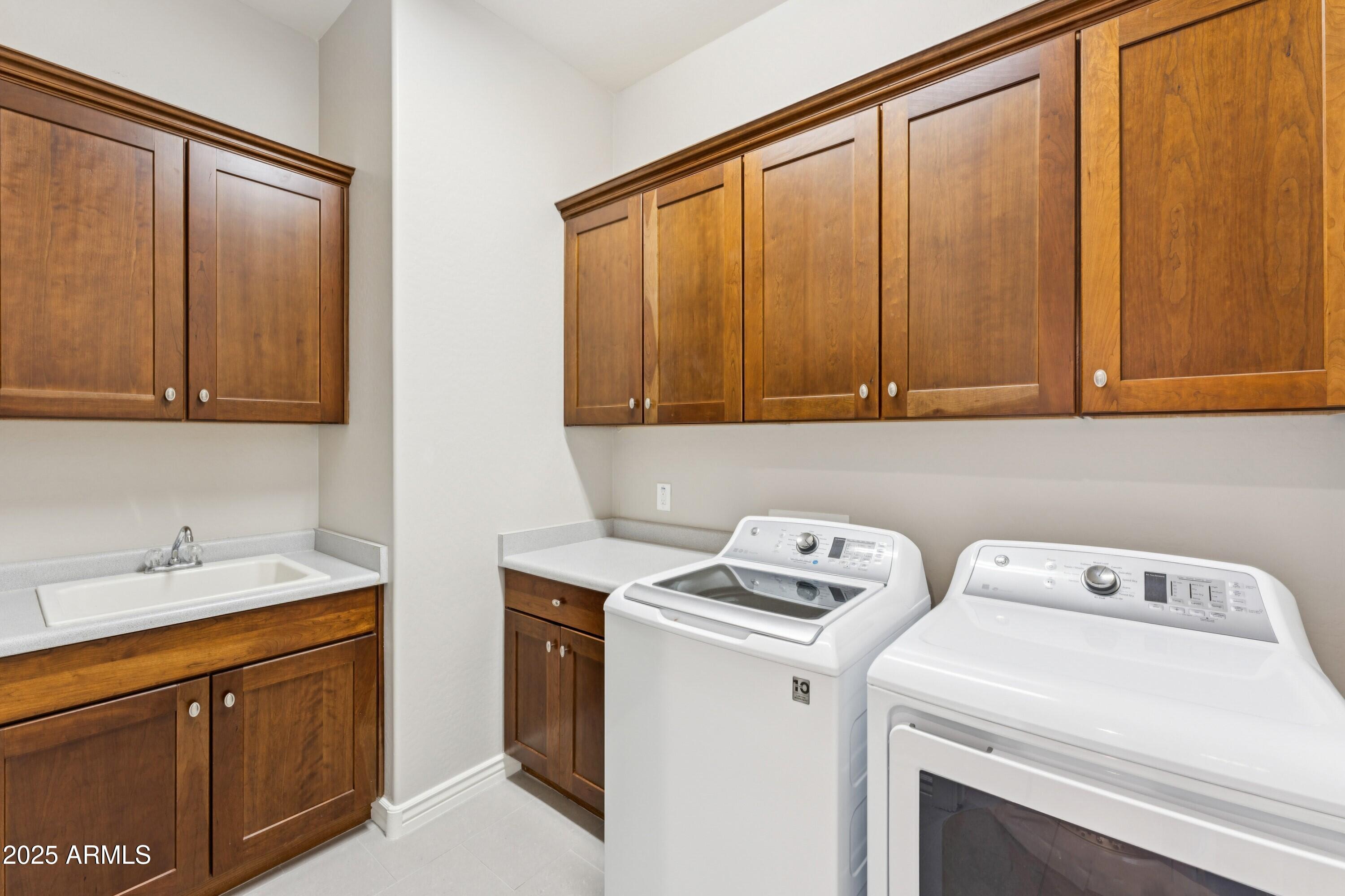 9916 West Redbird Road Peoria, AZ 85383 - Photo 34 of 96 LARGE Laundry Room