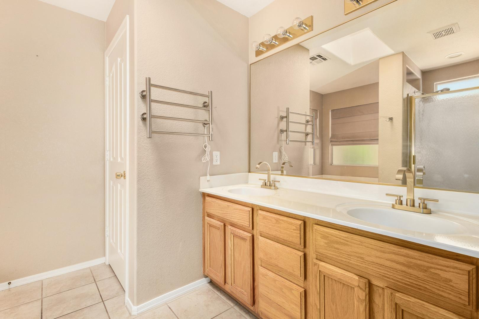 2412 East Wescott Drive Phoenix, AZ 85050 - Photo 13 of 26 Photo #13