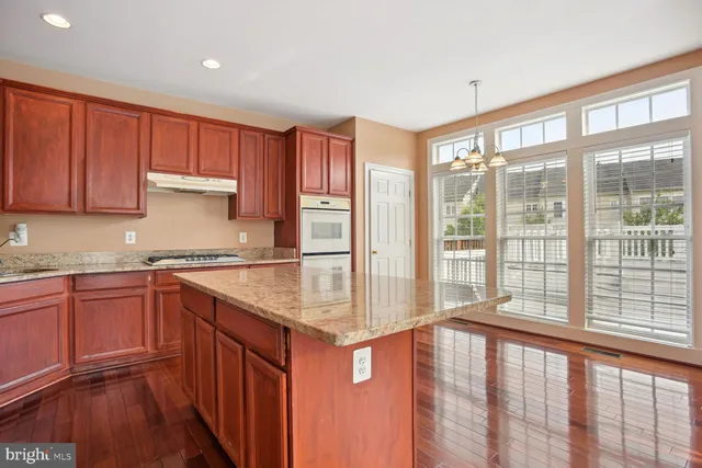 $3,300 | 41823 Progress Terrace, Aldie, VA 20105