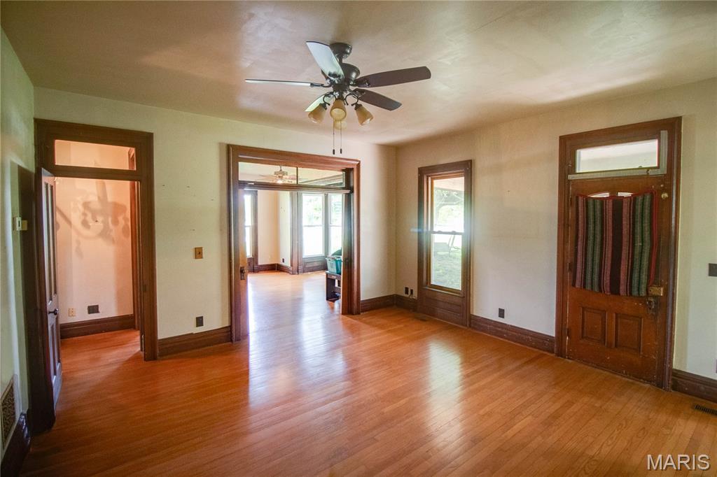 115 North Main Street Modesto, IL 62667 - Photo 10 of 57