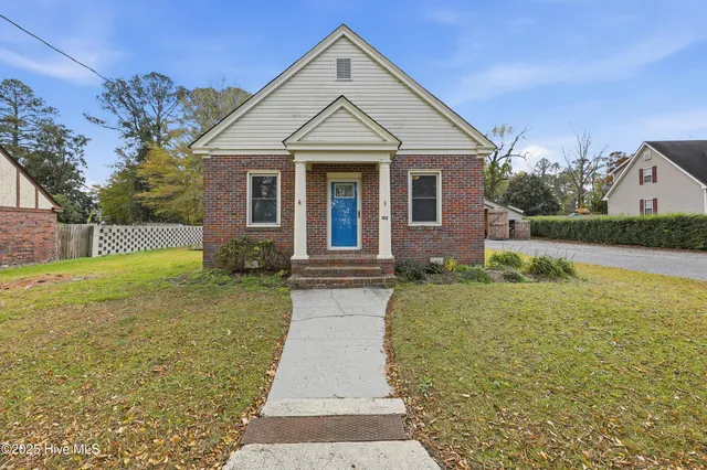 $260,000 | 102 West Maple Street, Gatesville, NC 27938