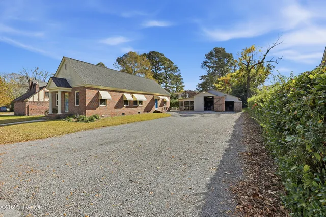$260,000 | 102 West Maple Street, Gatesville, NC 27938