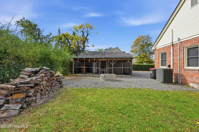 $260,000 | 102 West Maple Street, Gatesville, NC 27938