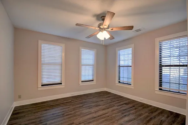 $1,700 | 1707 East B E Main Street, Kerrville, TX 78028