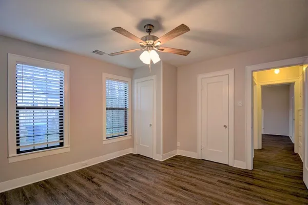 $1,700 | 1707 East B E Main Street, Kerrville, TX 78028