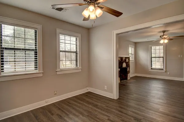 $1,700 | 1707 East B E Main Street, Kerrville, TX 78028