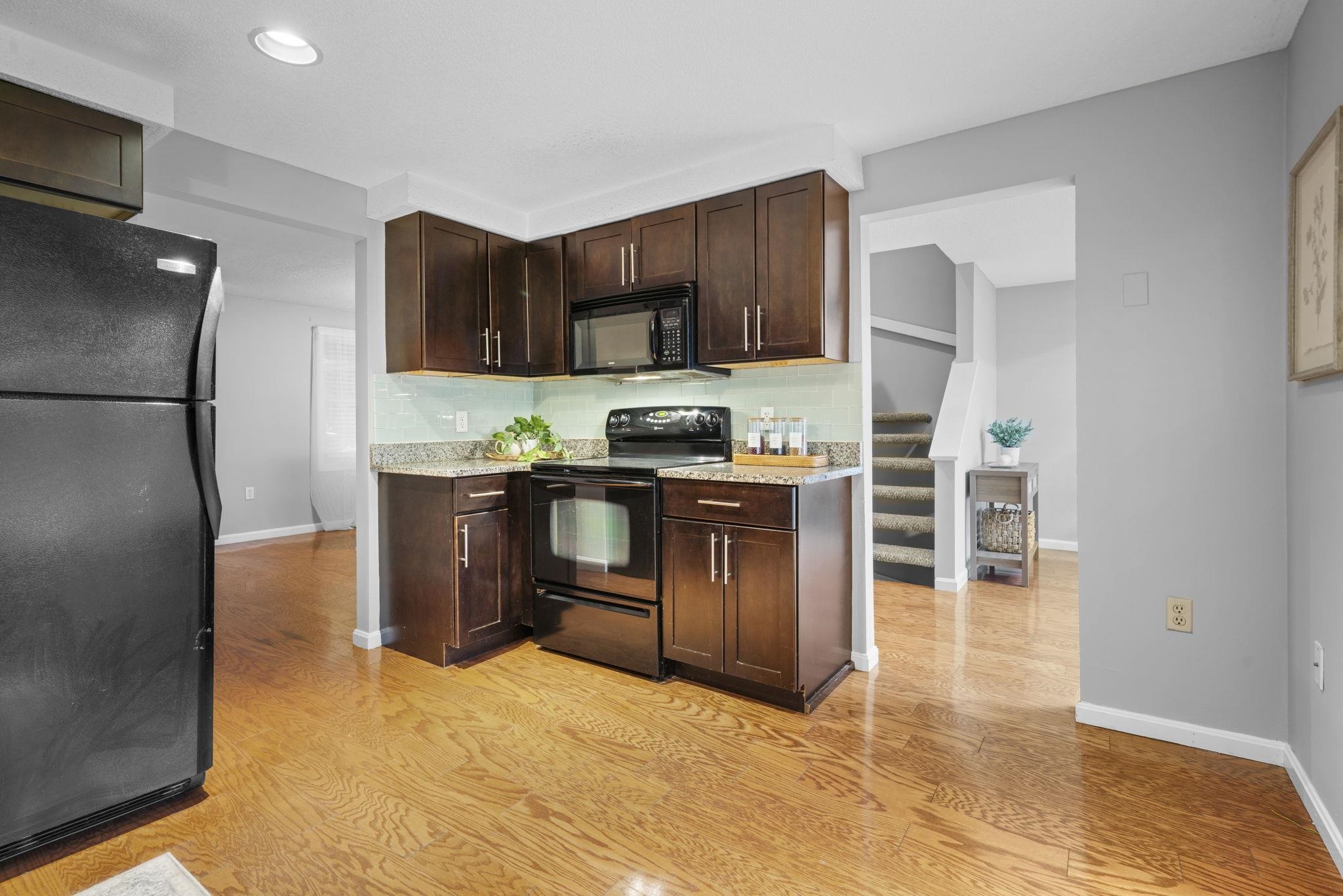 26 Stacey Circle Windham, NH 03087 - Photo 5 of 35 Gallery Image 5