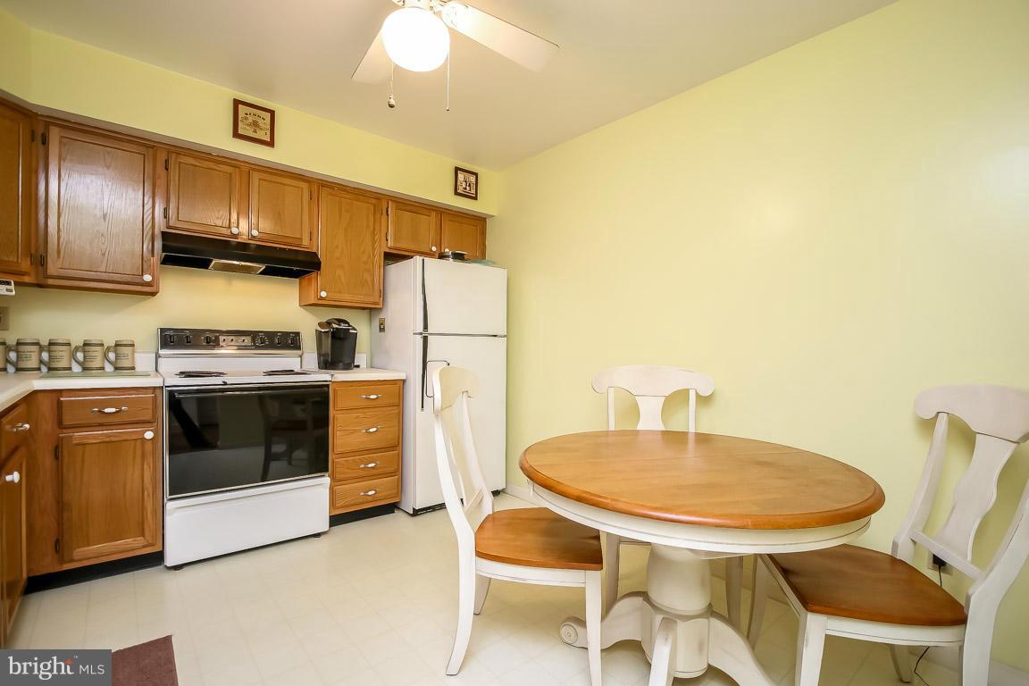 465 Pleasanton Road, Unit C34 Westminster, MD 21157 - Photo 13 of 27 Kitchen