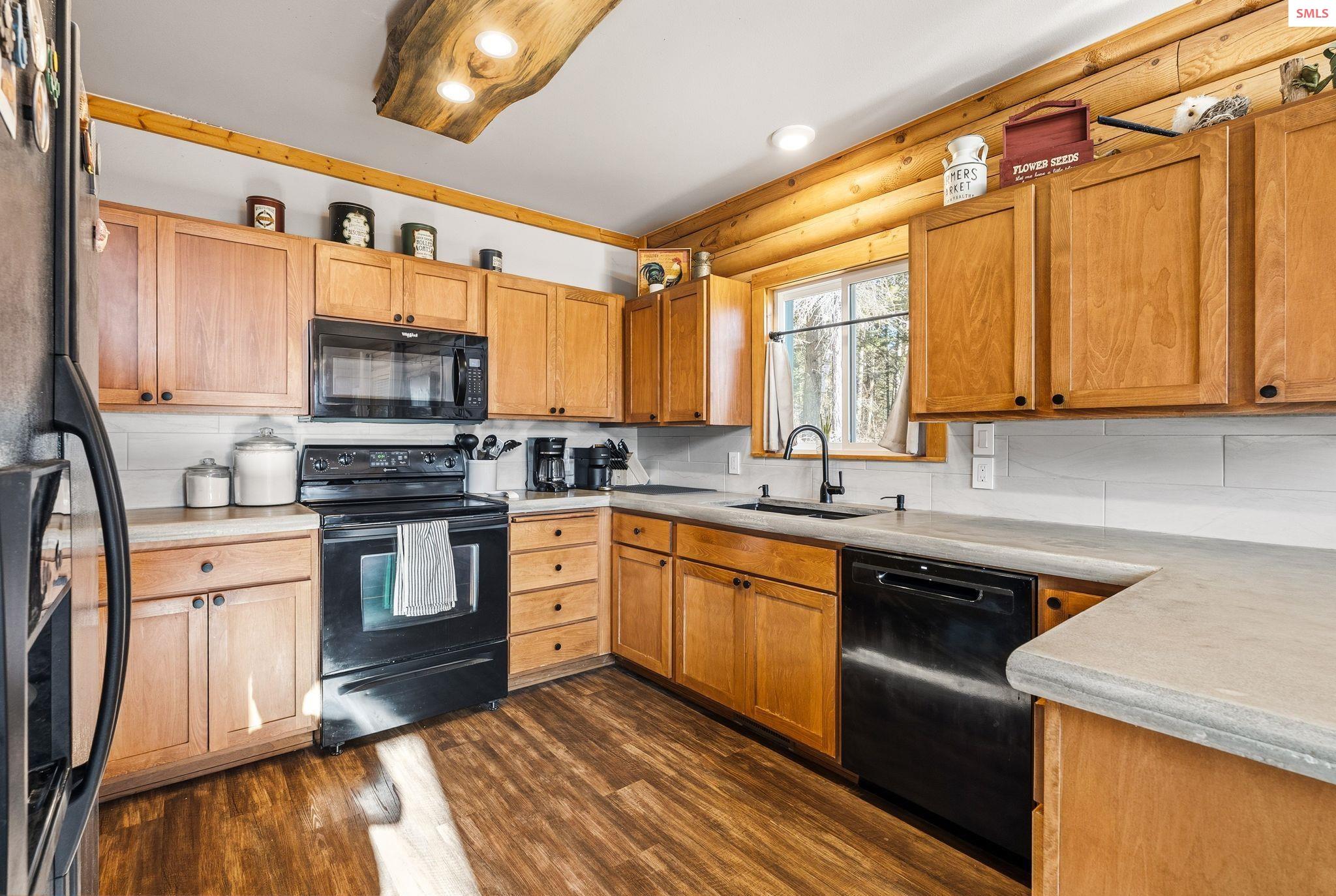 5840 Sagle Road Sagle, ID 83860 - Photo 14 of 37 Gallery Image 14