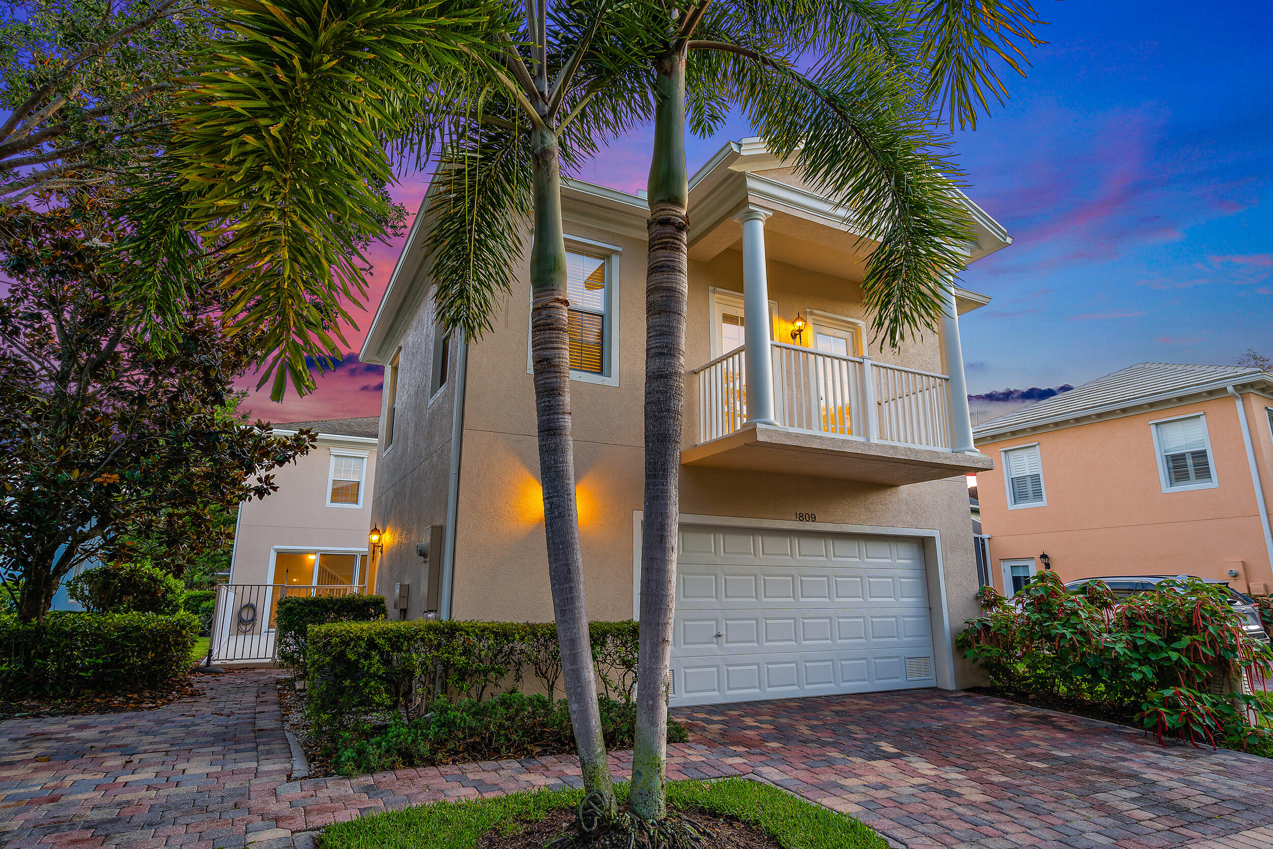 1809 Dakota Drive Jupiter, FL 33458 - Photo 4 of 25 INLAW SUITE ABOVE GARAGE