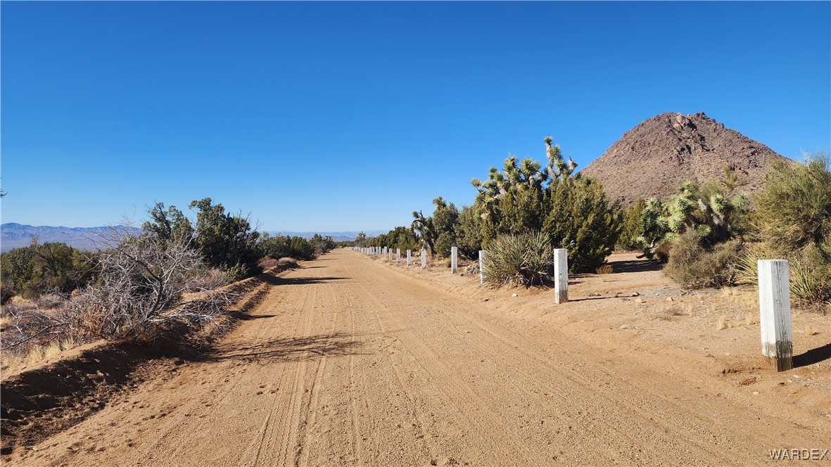 18680 Gunsmoke Road Yucca, AZ 86438 - Photo 17 of 31 View