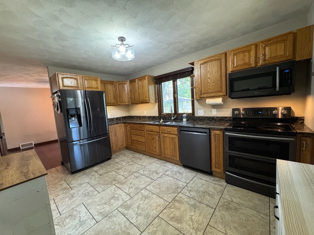 334 Tree Lane Prophetstown, IL 61277 - Photo 2 of 14