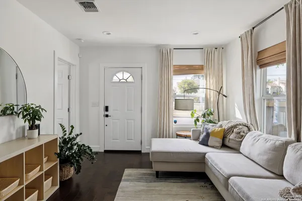 $2,200 | 711 Eleanor Avenue, San Antonio, TX 78209
