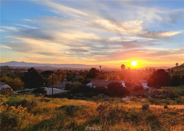 $289,900 | 2935 Galaxie Road, Riverside, CA 92507