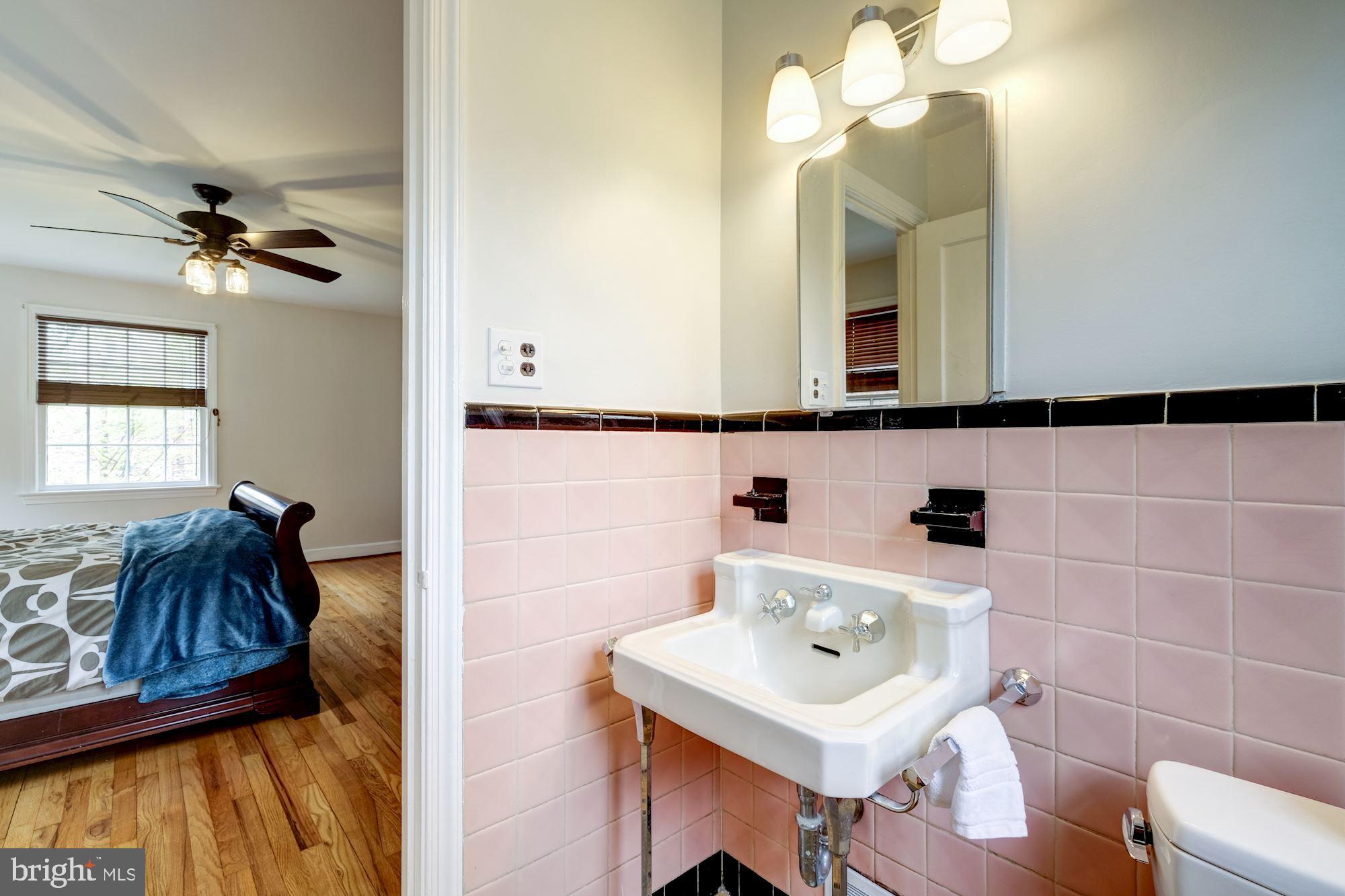 1422 Roxanna Road Northwest Washington, DC 20012 - Photo 19 of 40 MBR bath