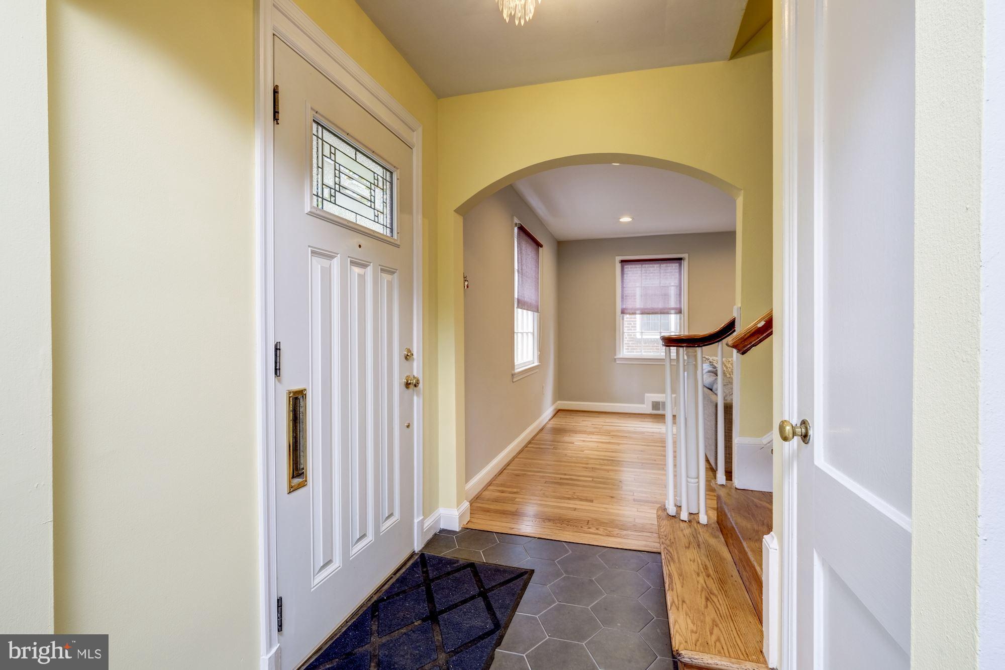 1422 Roxanna Road Northwest Washington, DC 20012 - Photo 5 of 40 Entry to LR from foyer