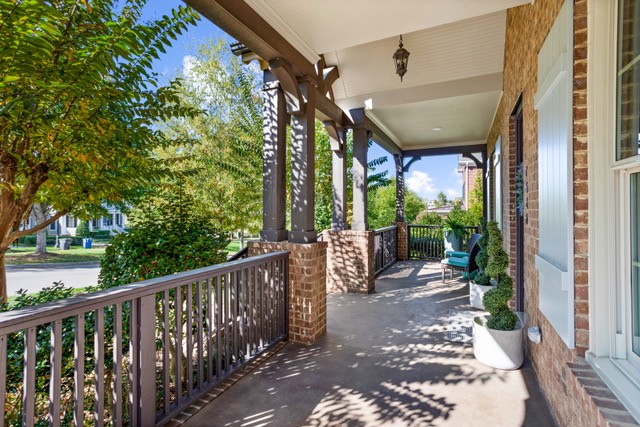 1626 Grassmere Road Franklin, TN 37064 - Photo 3 of 41 Gallery Image 3