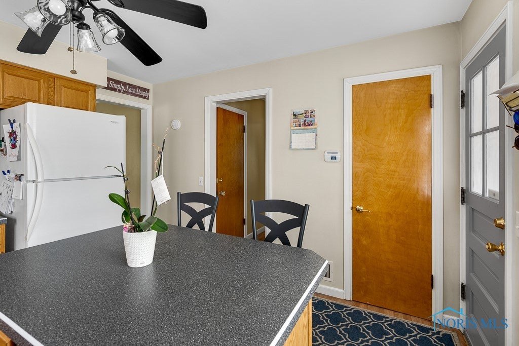 2933 Cheltenham Road Toledo, OH 43606 - Photo 18 of 39 Kitchen