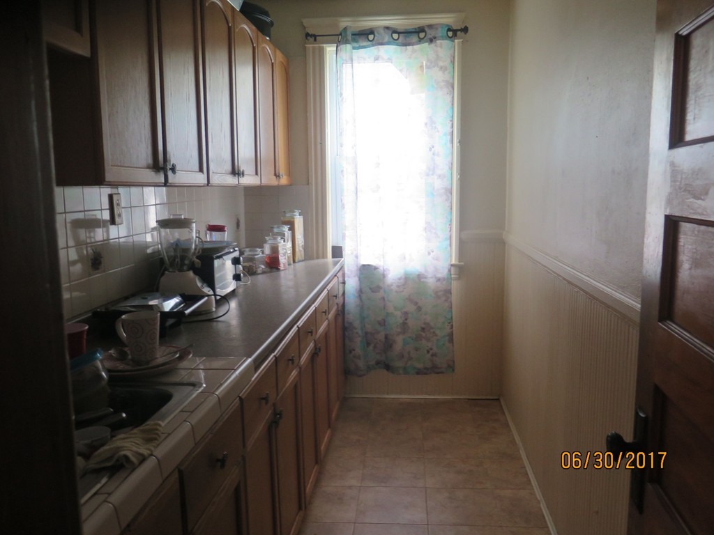 18 Hitchcock Road Worcester, MA 01603 - Photo 9 of 27 Gallery Image 9