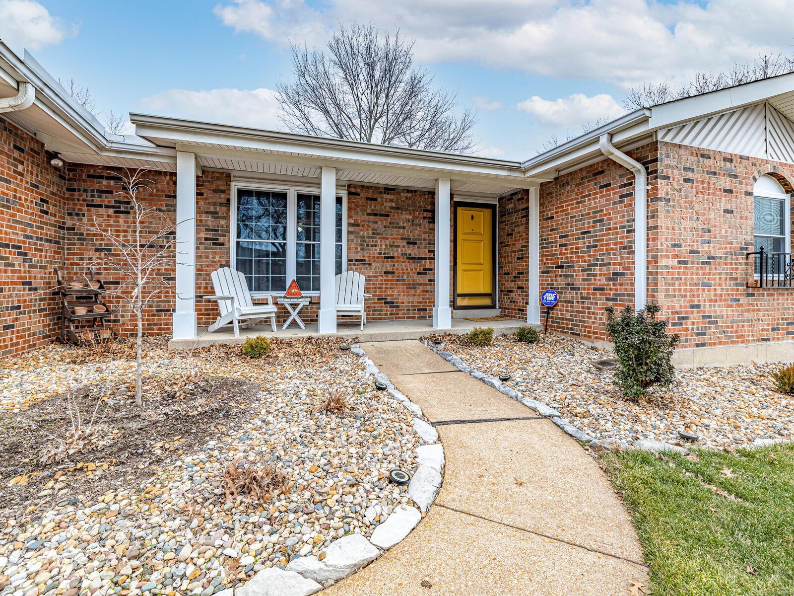 2343 England Town Road St. Louis, MO 63129 - Photo 2 of 33