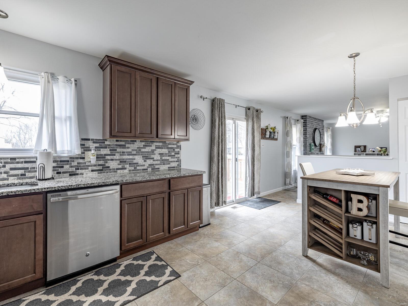 2343 England Town Road St. Louis, MO 63129 - Photo 11 of 33