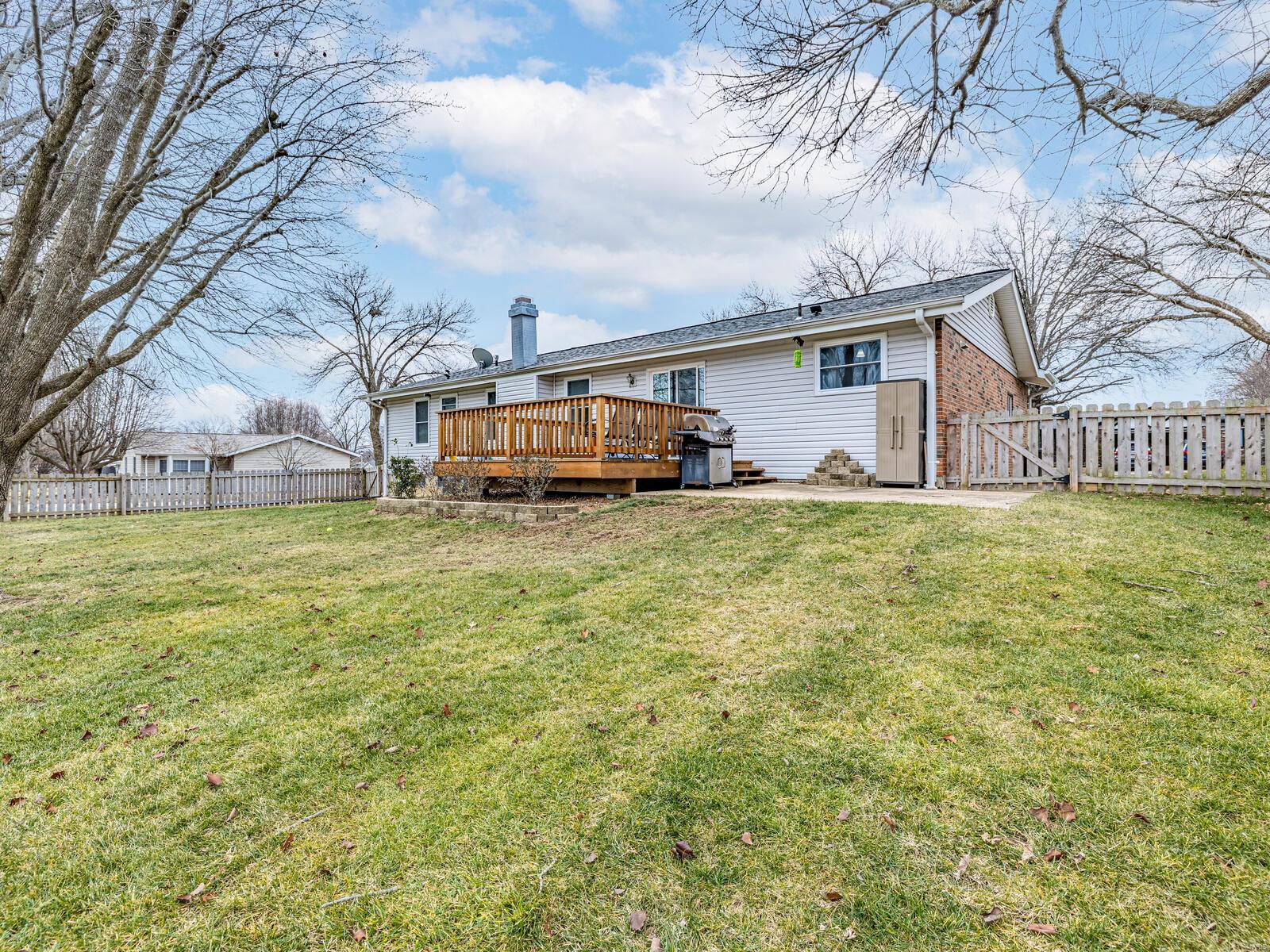 2343 England Town Road St. Louis, MO 63129 - Photo 22 of 33