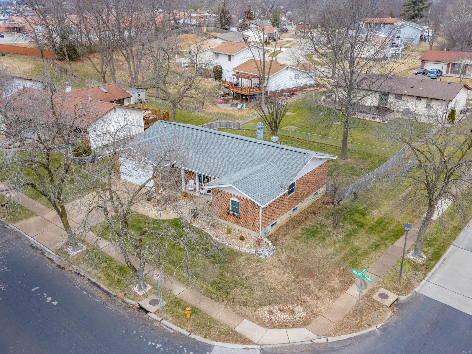 2343 England Town Road St. Louis, MO 63129 - Photo 28 of 33