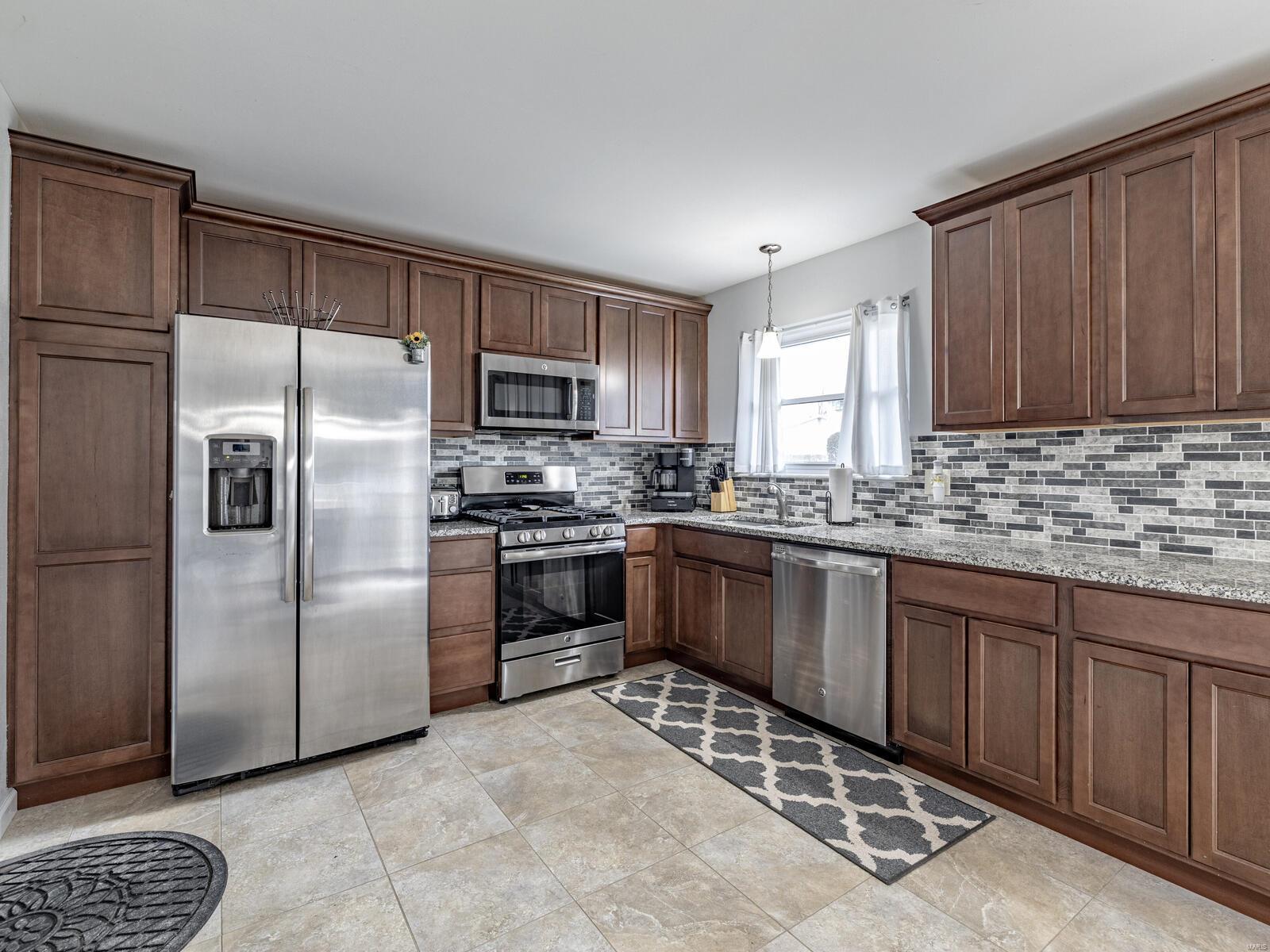 2343 England Town Road St. Louis, MO 63129 - Photo 10 of 33